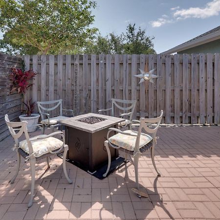 Cape Canaveral Escape With Grill Walk To Beach! Exteriör bild